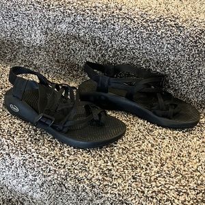 USED W9 All Black Chacos